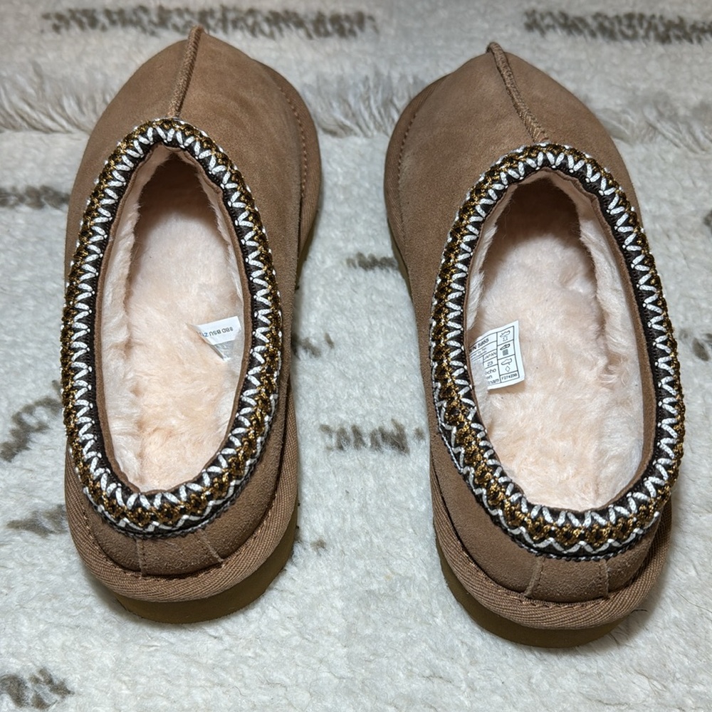 UGG Tasman ll Embroidered Slippers - Picture 8 of 9